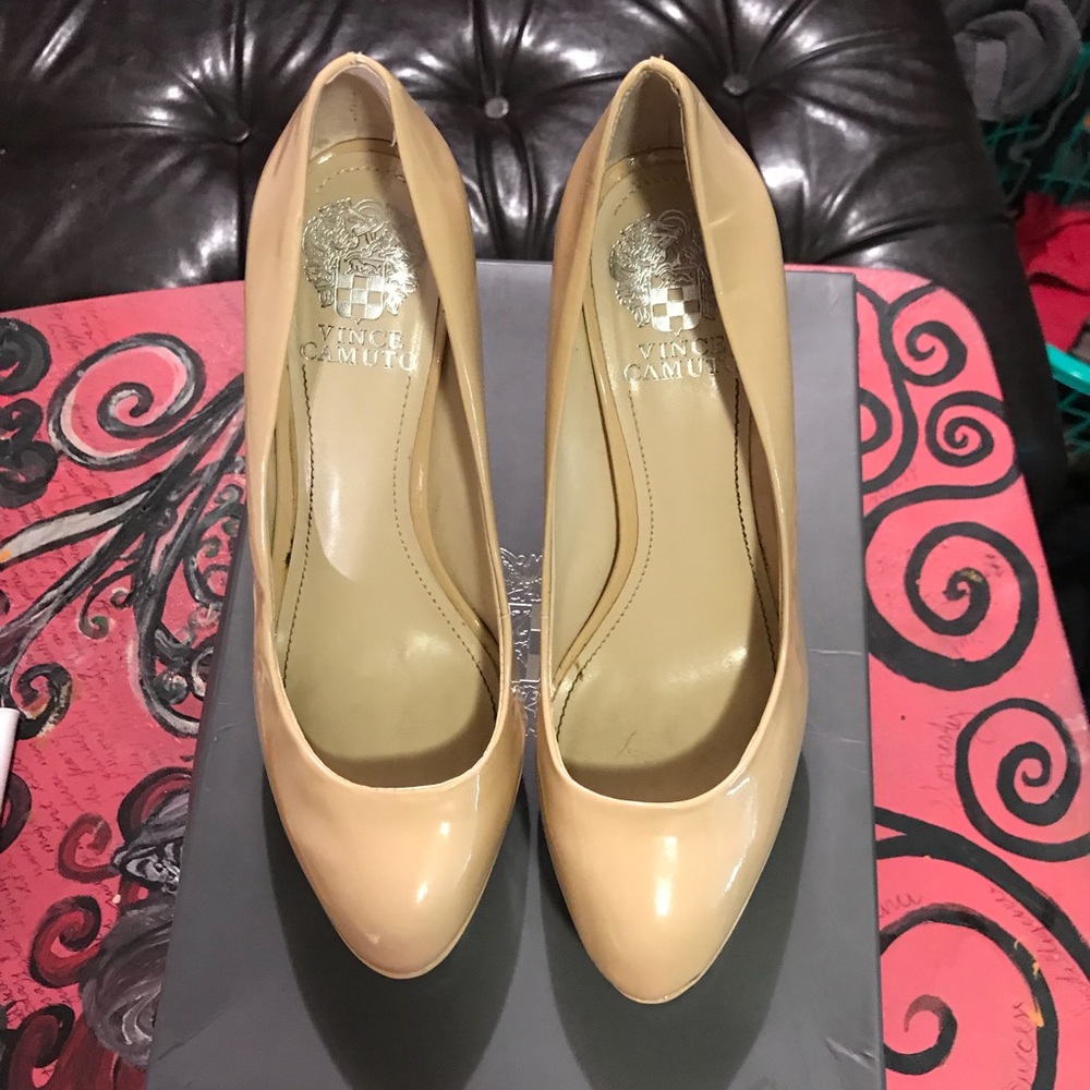 Vince Camuto nude heels